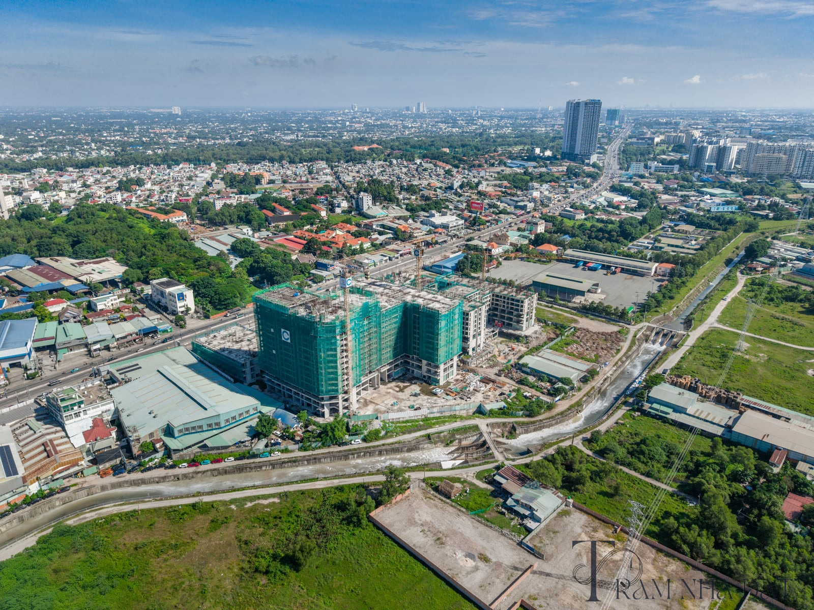 la-pura-cong-truong-toan-canh-ql13-featured